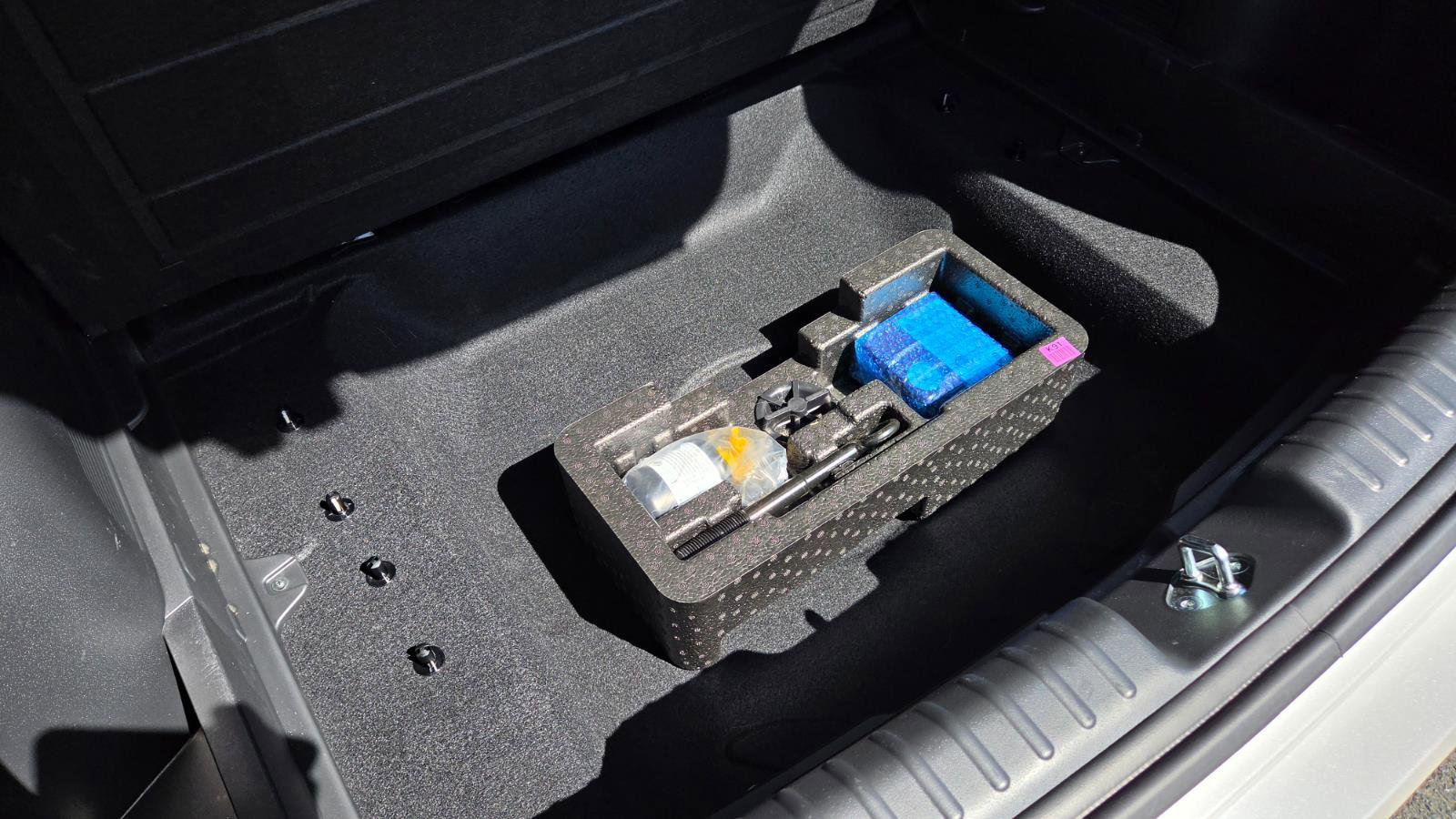 Used 2023 Kia Niro EX image 58