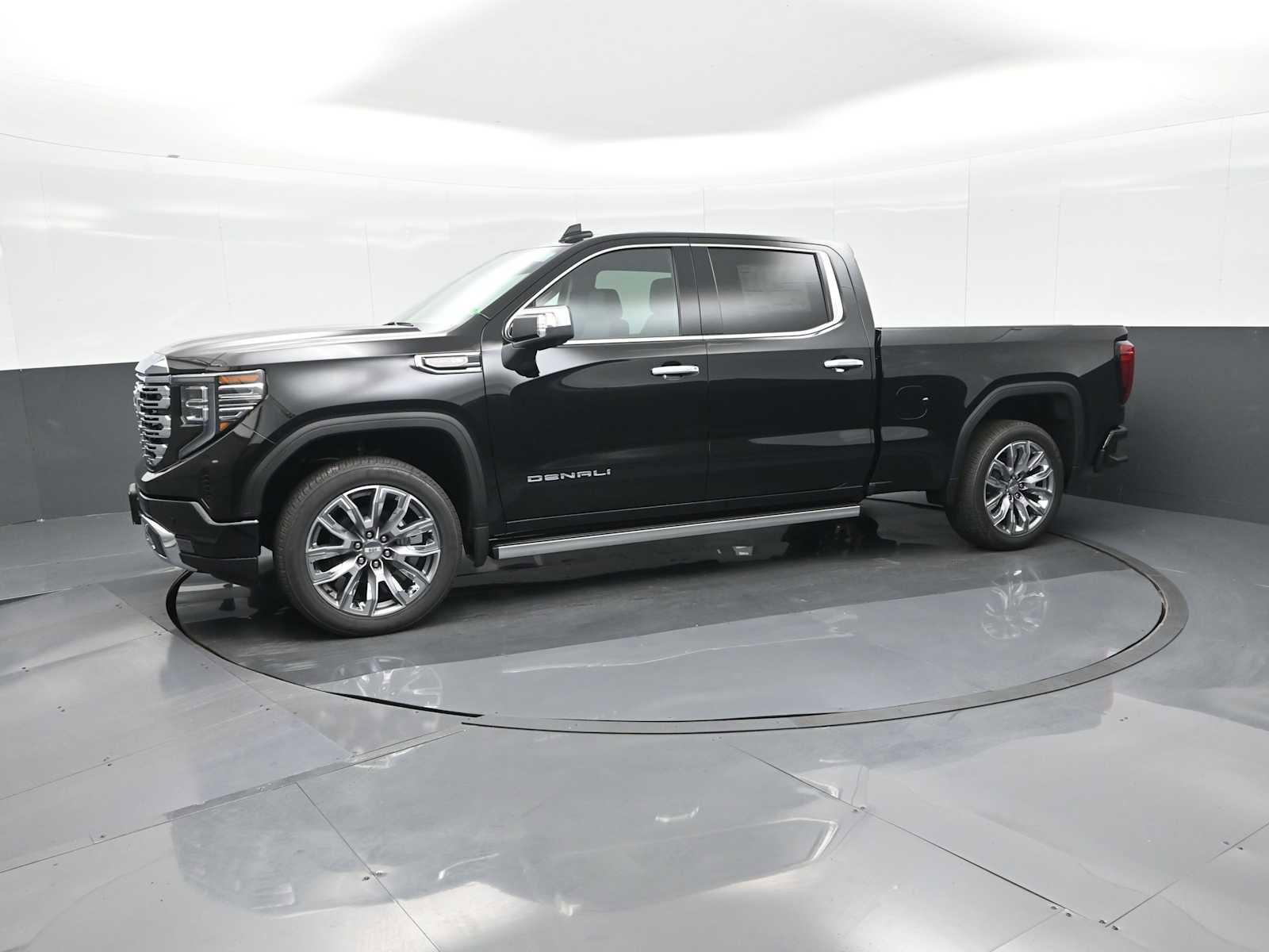 New 2026 GMC Sierra 1500 Denali w/ Denali Reserve Package image 4