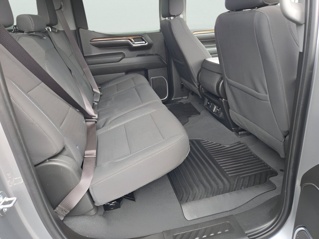 Certified 2024 Chevrolet Silverado 1500 LT AWD/4WD image 11