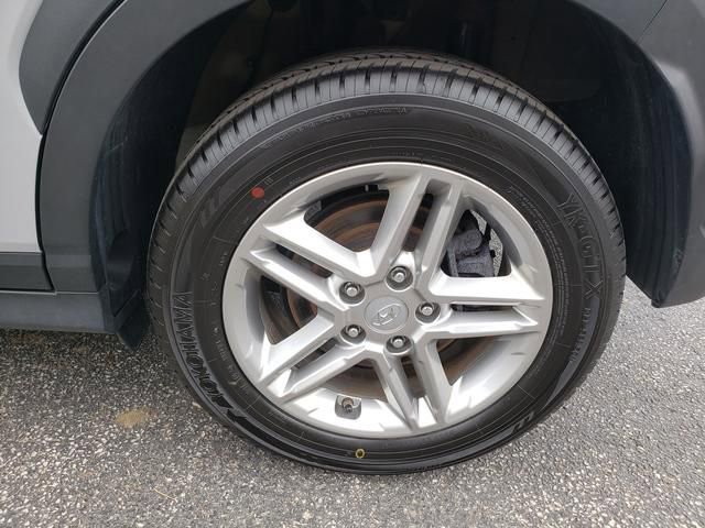 Used 2023 Hyundai Kona SE w/ Cargo Package image 20