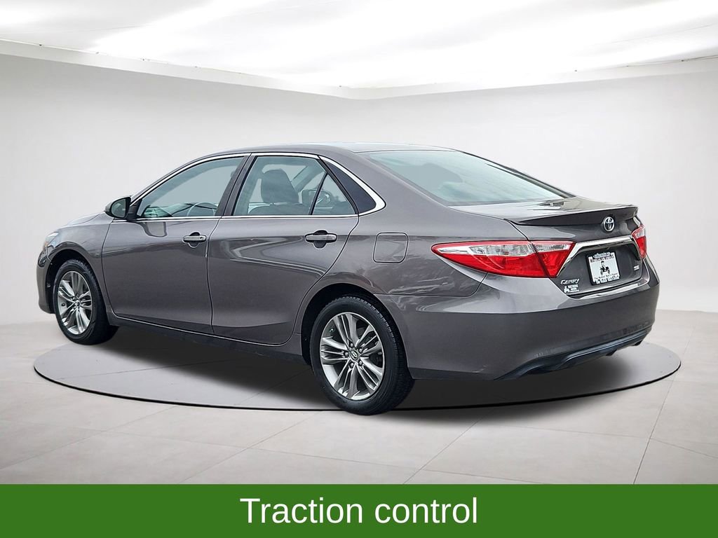 Used 2017 Toyota Camry SE image 5