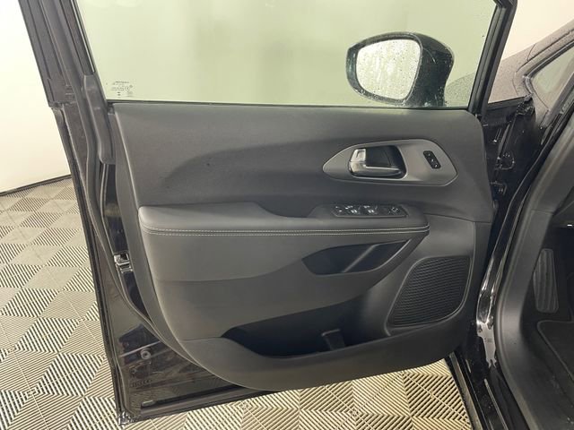 New 2026 Chrysler Pacifica Select w/ S Appearance Package image 15