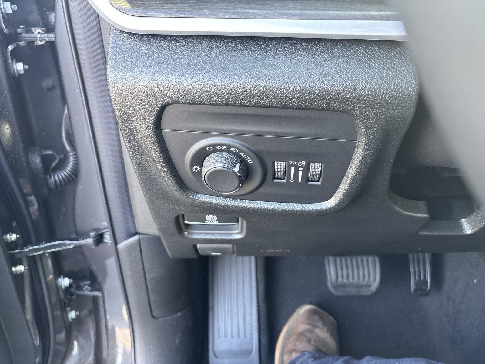 New 2026 Jeep Grand Cherokee L 4WD image 22