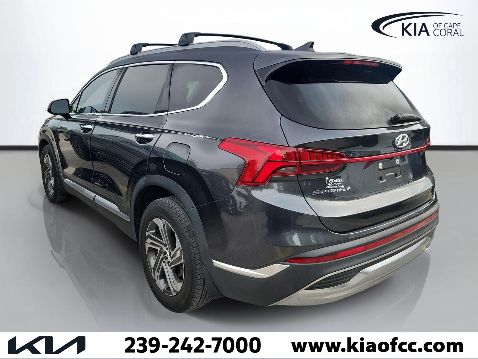 Used 2021 Hyundai Santa Fe SEL w/ Convenience + Premium Package FWD image 4