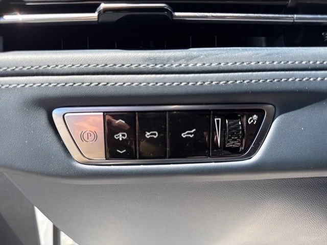 Used 2025 Cadillac Escalade IQ Luxury 2 w/ LPO, Premium Carpet Package AWD/4WD image 25