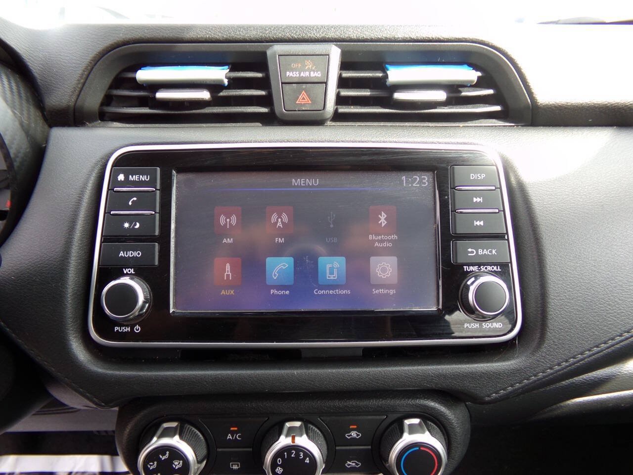 Used 2020 Nissan Versa S FWD image 15