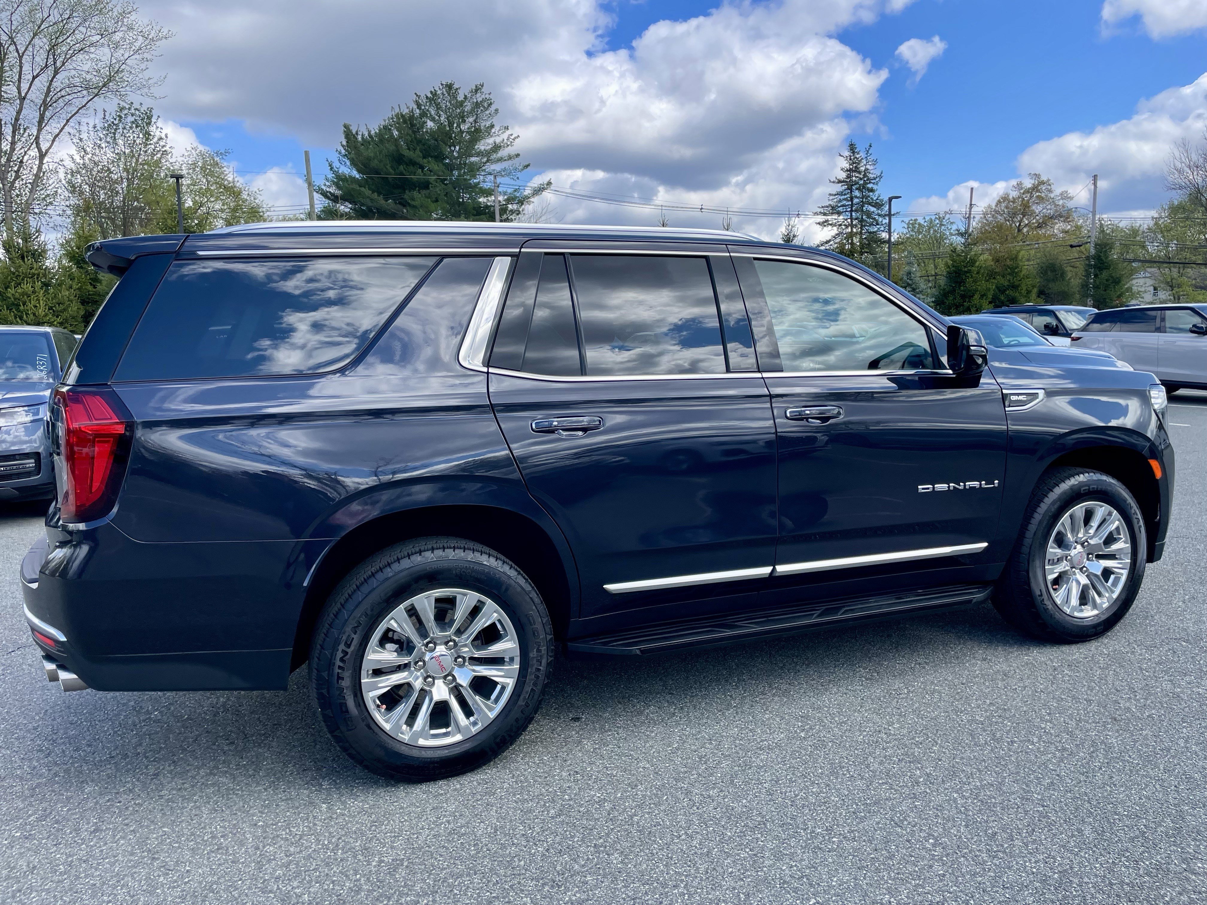 Used 2024 GMC Yukon Denali image 7