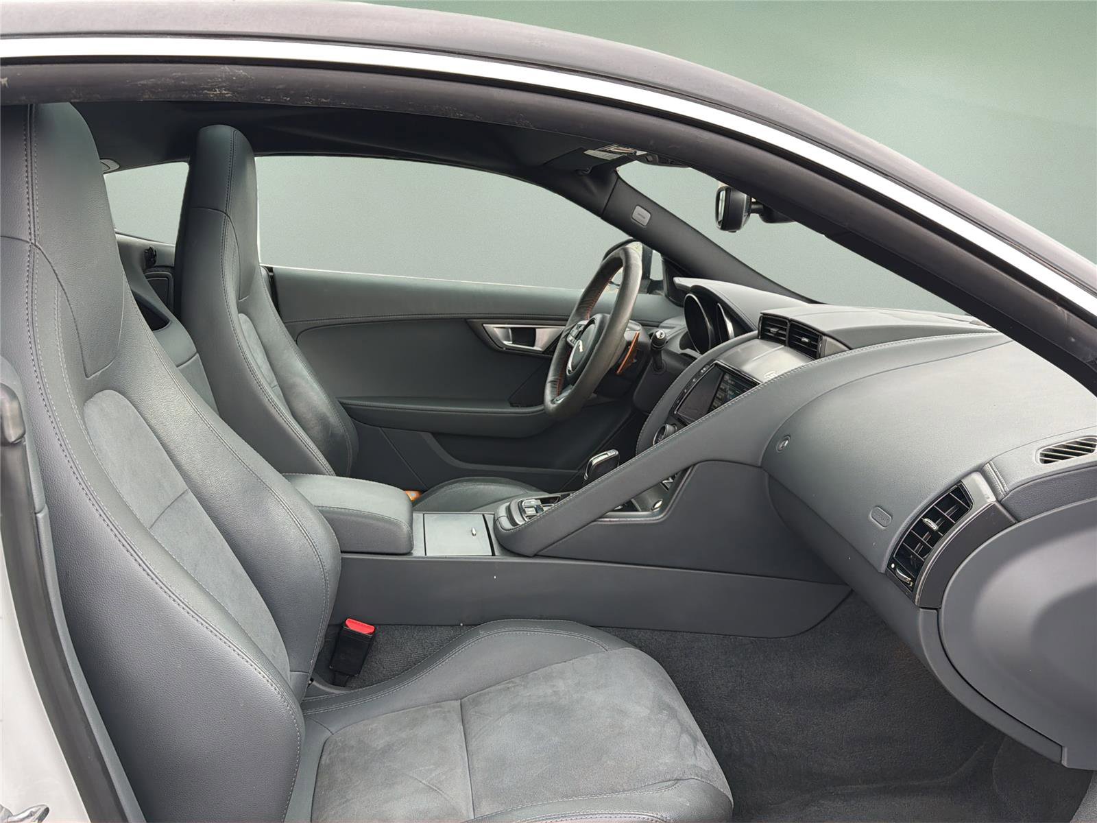 Used 2015 Jaguar F-TYPE S RWD image 13