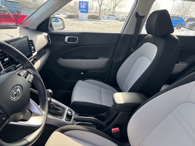 Certified 2023 Hyundai Venue SEL image 13