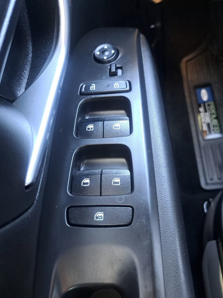 Used 2023 Hyundai Tucson SE image 15