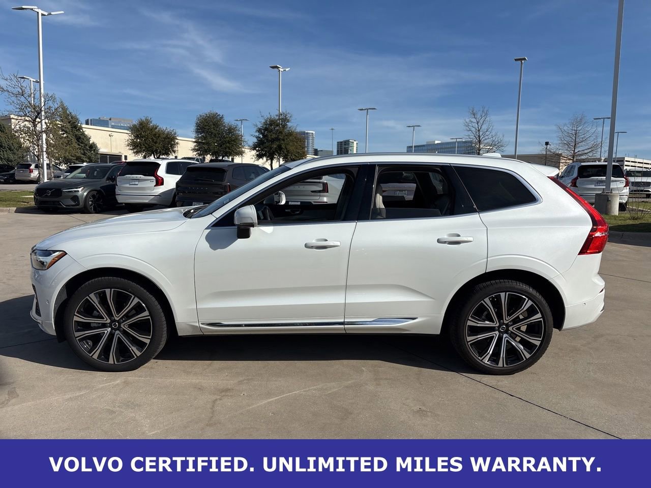 Used 2023 Volvo XC60 B5 Ultimate w/ Climate Package image 8
