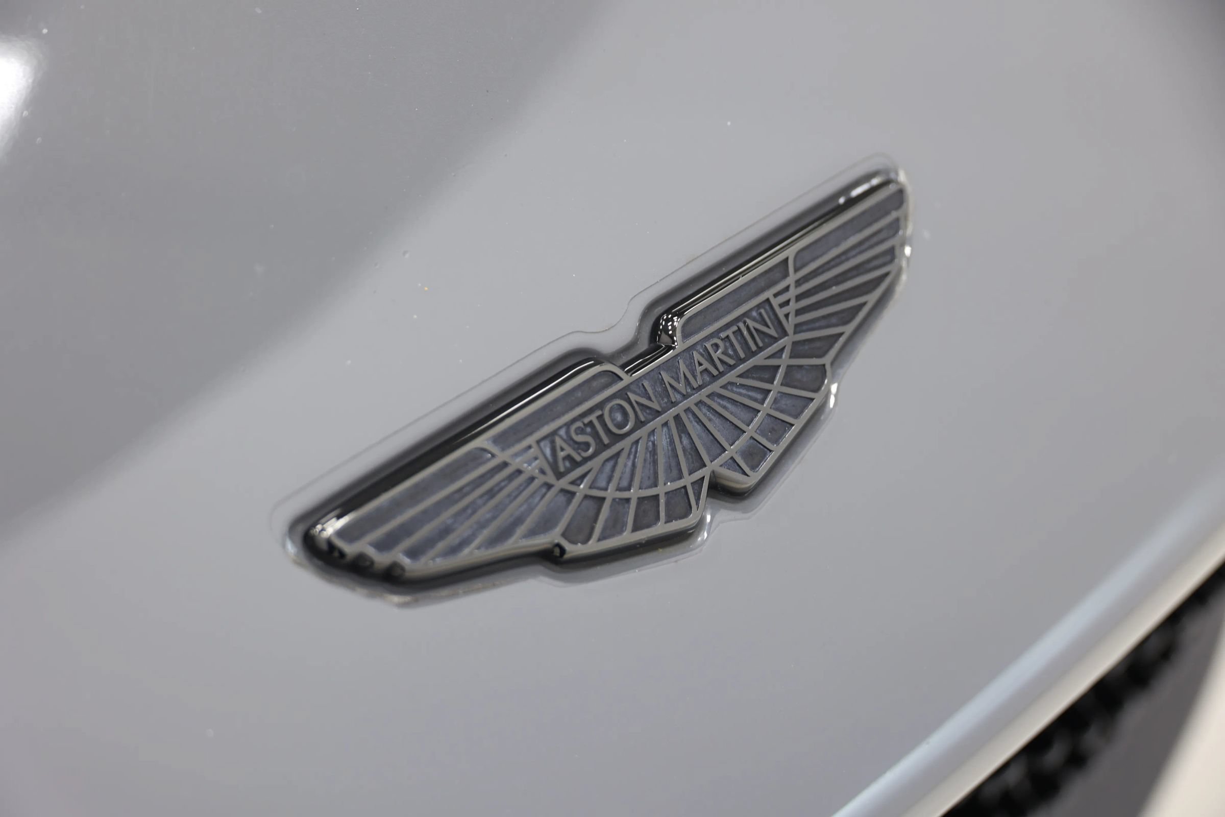 Used 2021 Aston Martin DBS Superleggera Volante RWD image 9