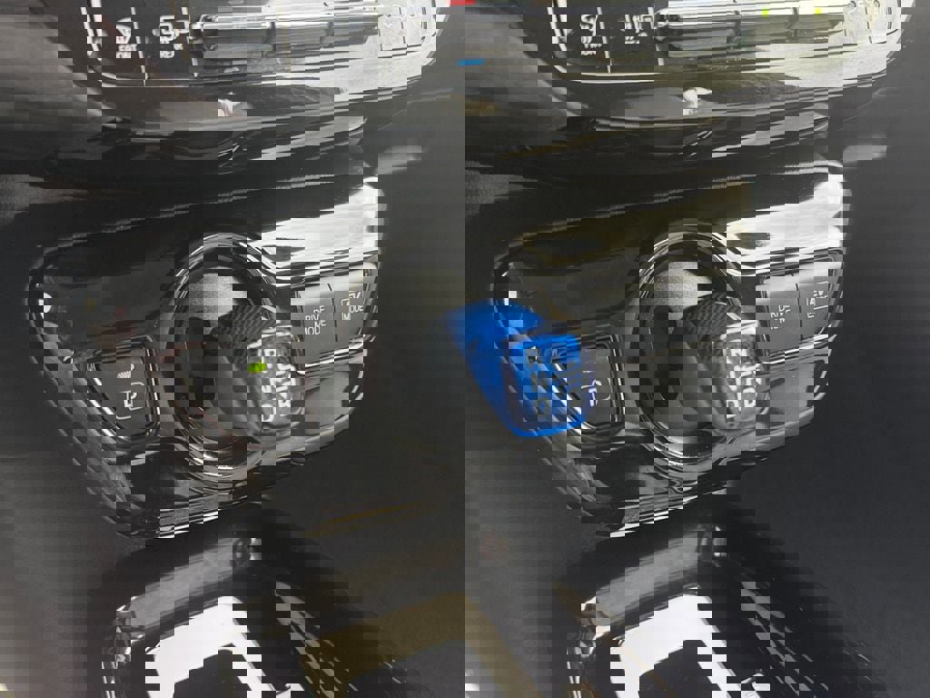 Used 2016 Toyota Prius Three Touring FWD image 26