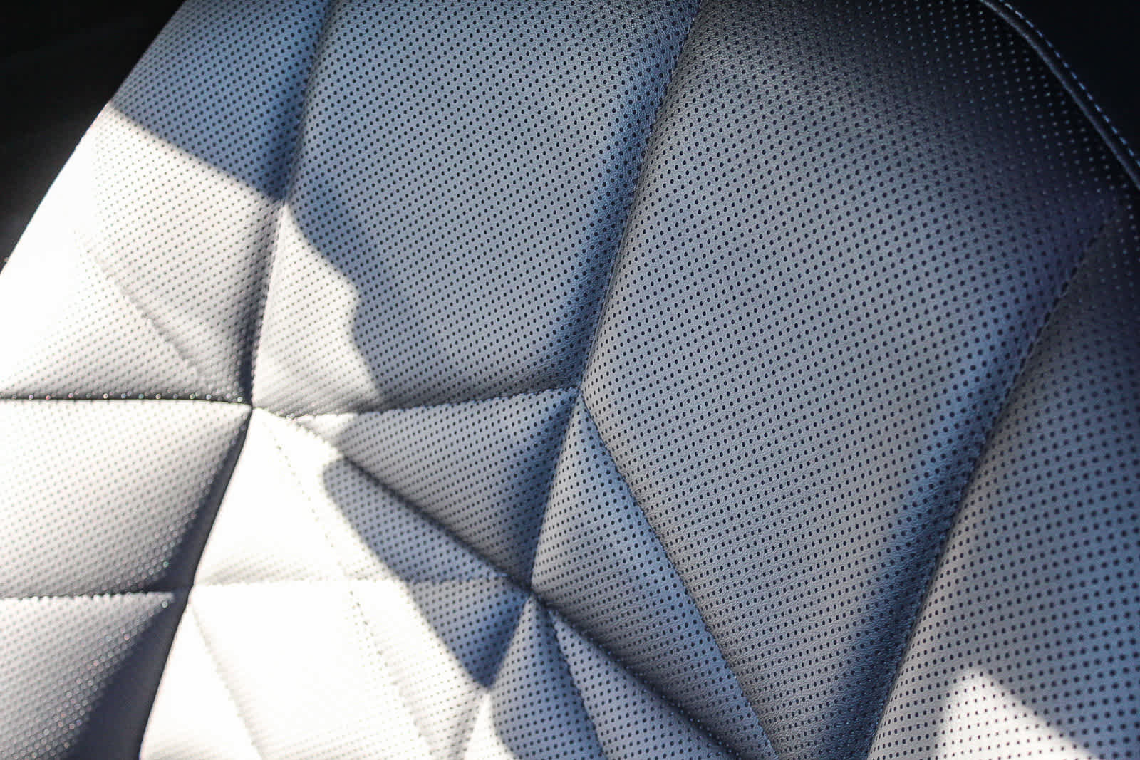 Used 2025 BMW 740i 740i w/ Premium Package image 23