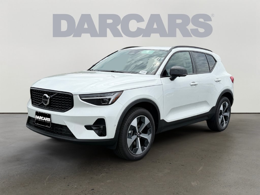 New 2026 Volvo XC40 B5 Plus w/ Protection Package Premier AWD/4WD image 2