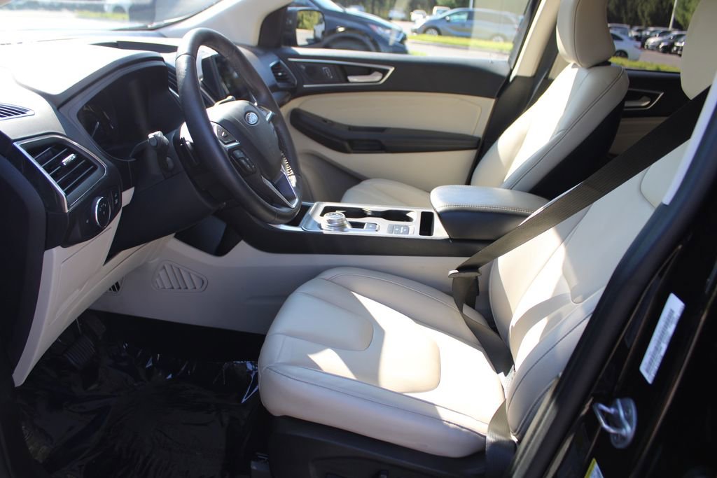 Used 2022 Ford Edge Titanium w/ Class II Trailer Tow Package AWD/4WD image 24