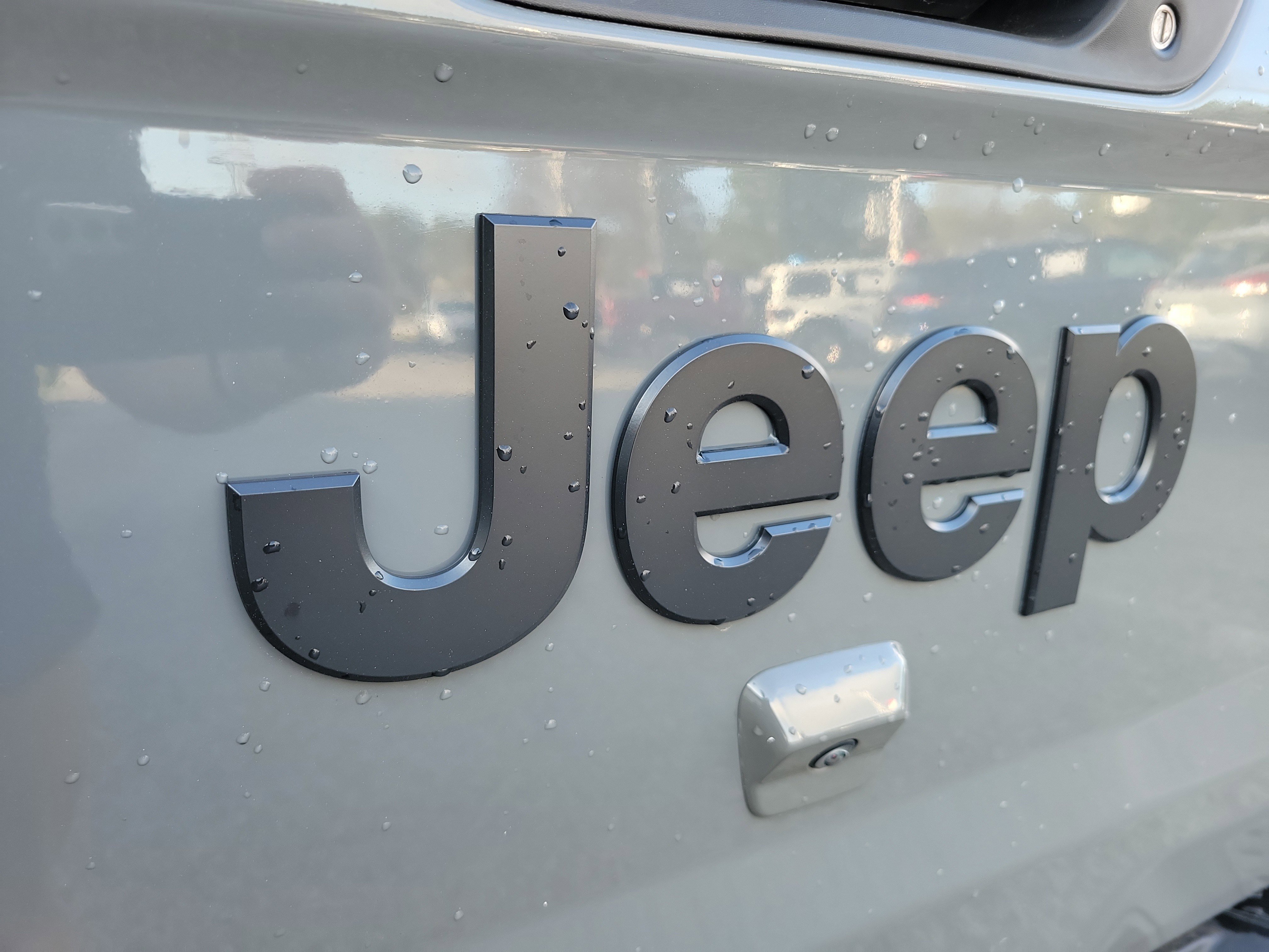 Used 2021 Jeep Gladiator Overland w/ Popular Equipment Package AWD/4WD image 27