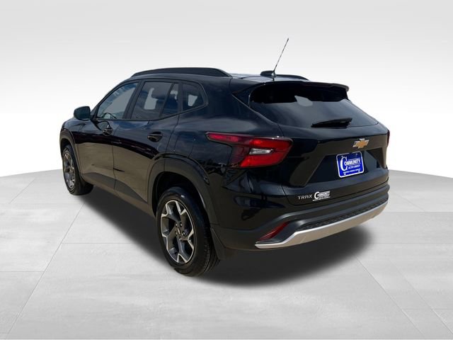 Used 2025 Chevrolet Trax LT w/ Driver Confidence Package FWD image 4