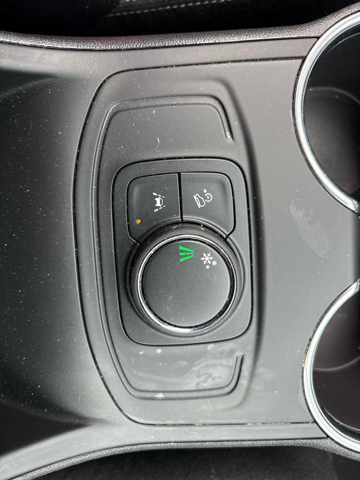 Used 2024 GMC Terrain SLE FWD image 14