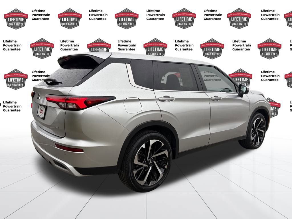 Used 2024 Mitsubishi Outlander SE image 6