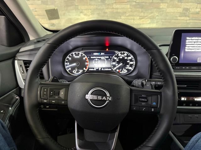 Certified 2025 Nissan Rogue SV image 15