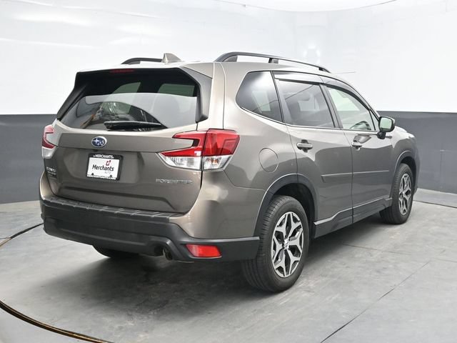 Used 2020 Subaru Forester Premium AWD/4WD image 7