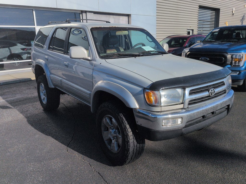 Used 2000 Toyota 4Runner Limited image 2