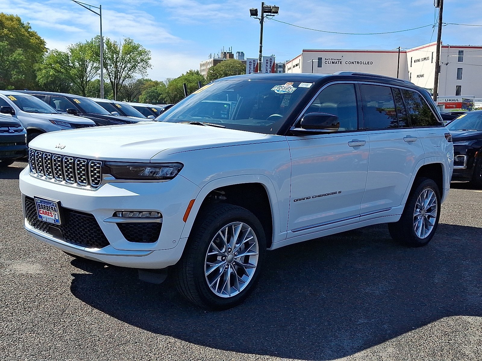 Used 2022 Jeep Grand Cherokee Summit AWD/4WD image 3