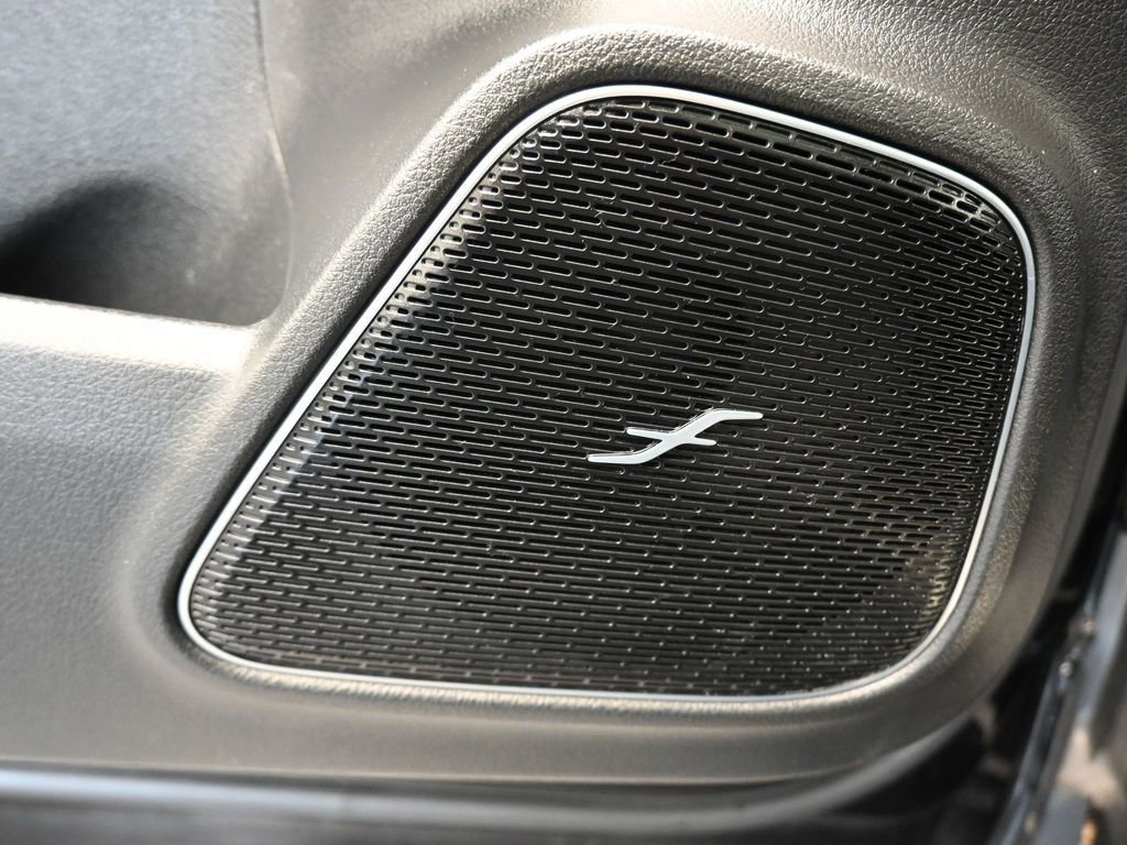 Used 2021 Mercedes-Benz GLB 250 4MATIC w/ Premium Package image 12