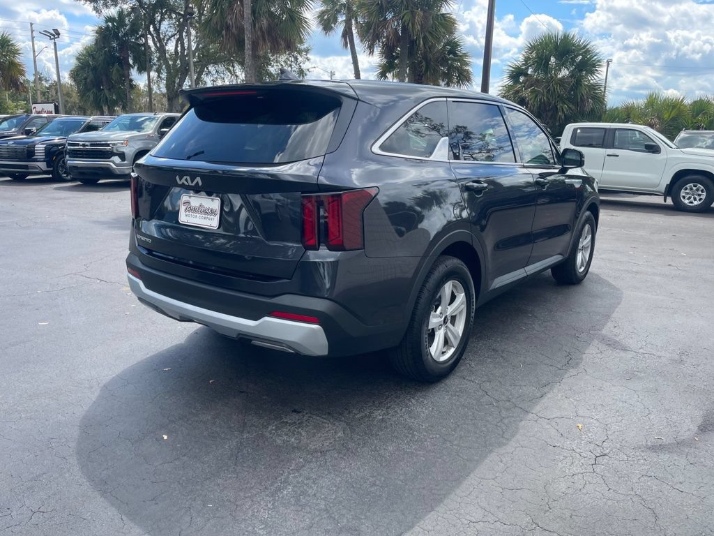 Used 2026 Kia Sorento LX FWD image 6