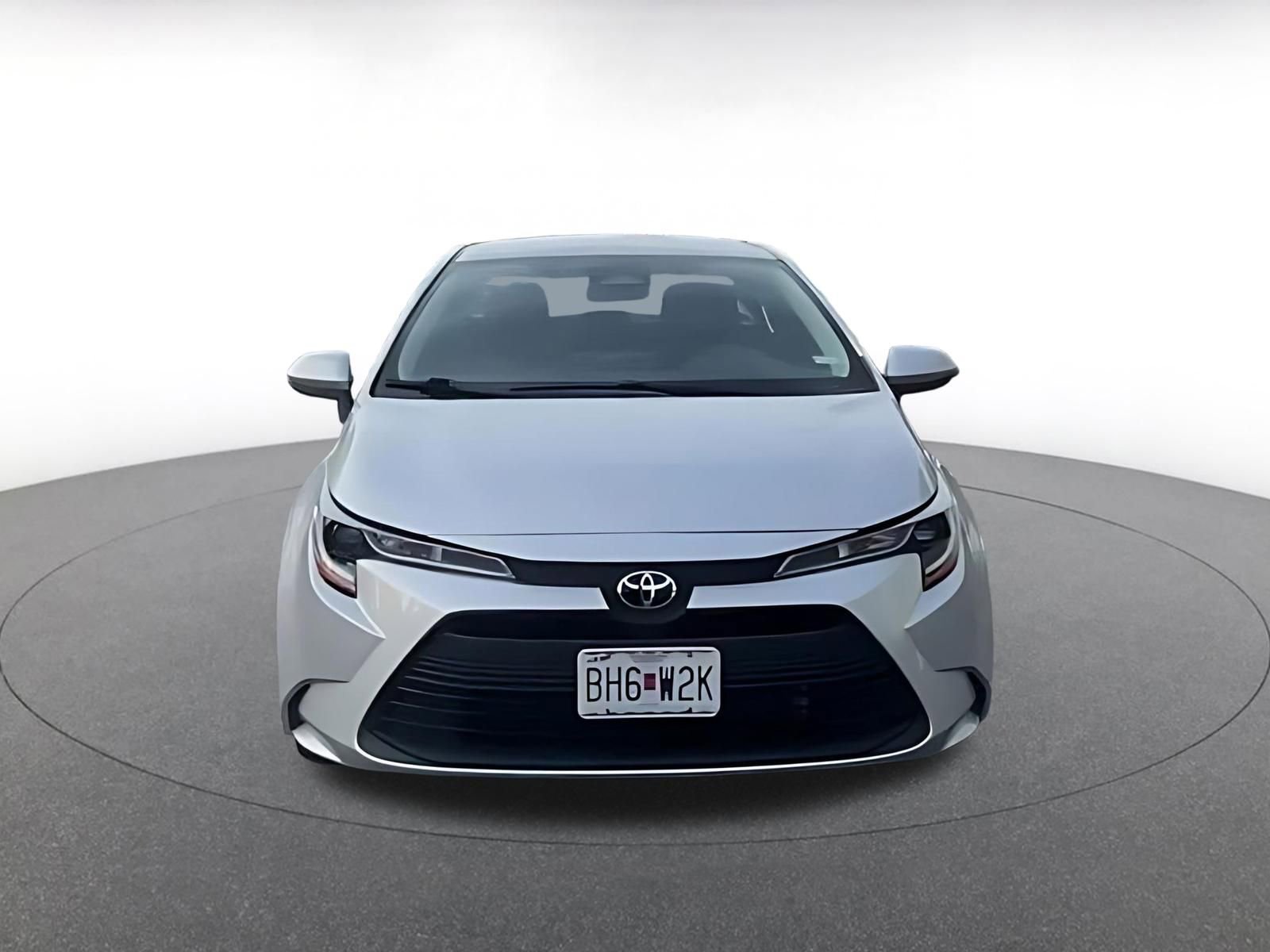 Used 2025 Toyota Corolla LE image 4