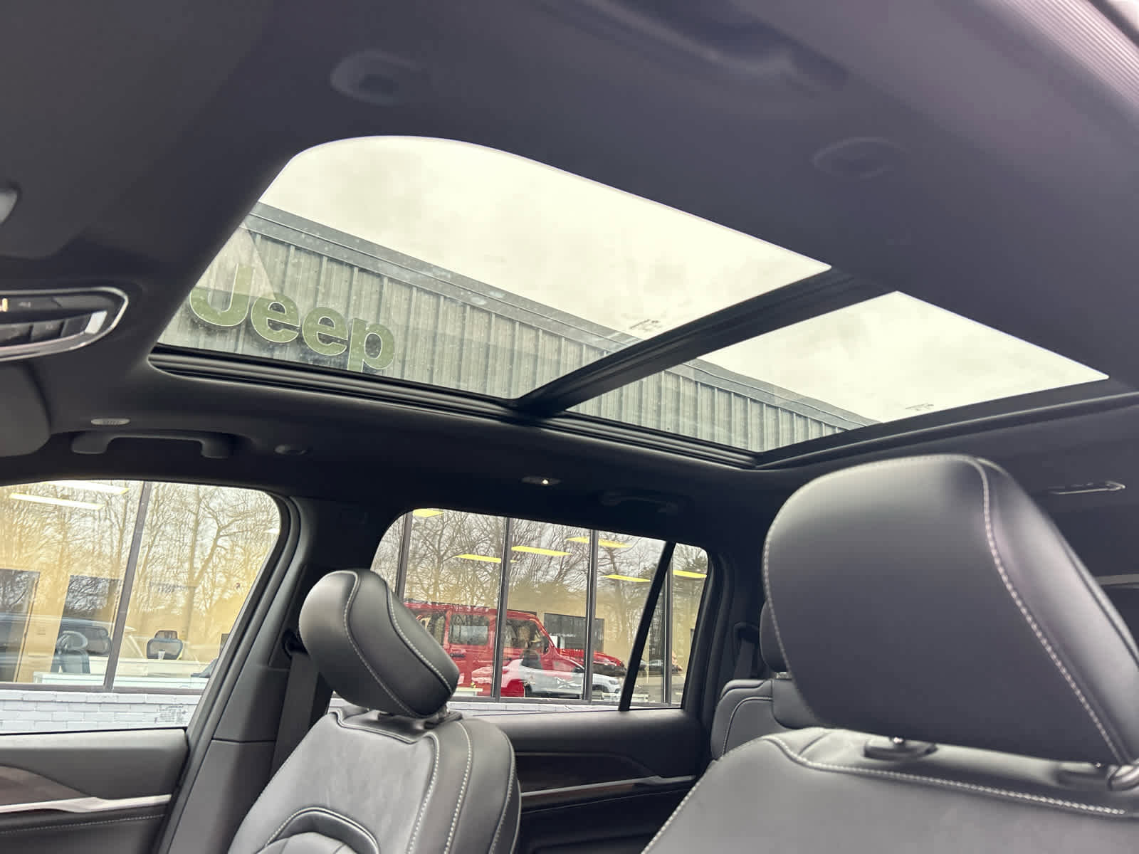 New 2026 Jeep Grand Cherokee L Limited AWD/4WD image 28