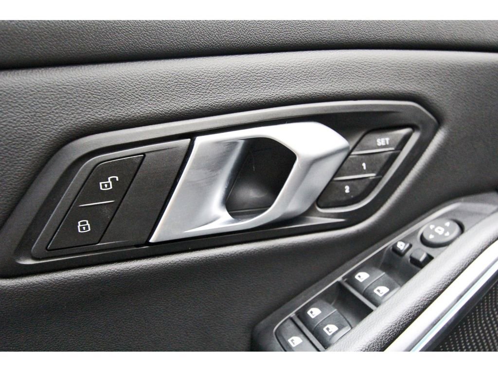 Used 2024 BMW 330i xDrive Sedan w/ Premium Package AWD/4WD image 18