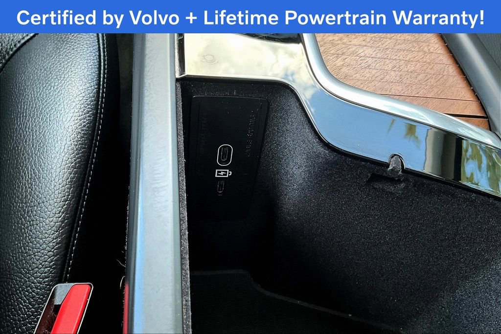 Certified 2025 Volvo XC90 B6 Plus image 33