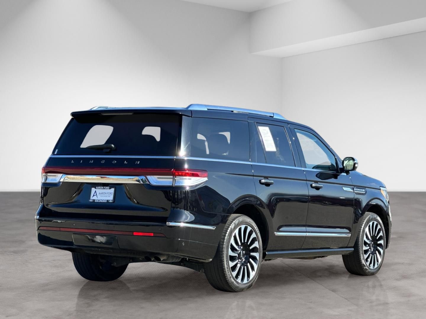 Used 2023 Lincoln Navigator Black Label AWD/4WD image 6
