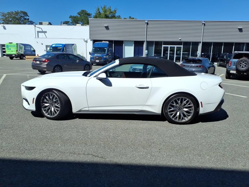 Used 2026 Ford Mustang Premium RWD image 9