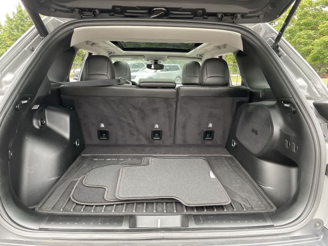 Used 2019 Jeep Cherokee Limited AWD/4WD image 17