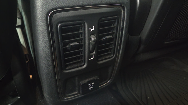Used 2017 Jeep Grand Cherokee Altitude AWD/4WD image 12