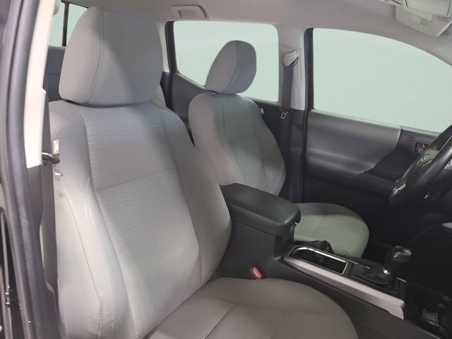 Used 2019 Toyota Tacoma SR5 AWD/4WD image 14