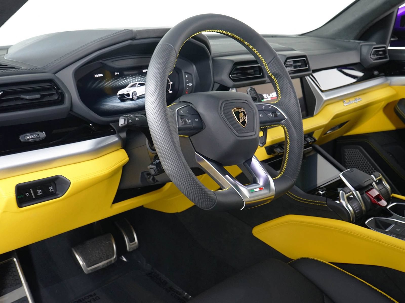 Used 2026 Lamborghini Urus S AWD/4WD image 4