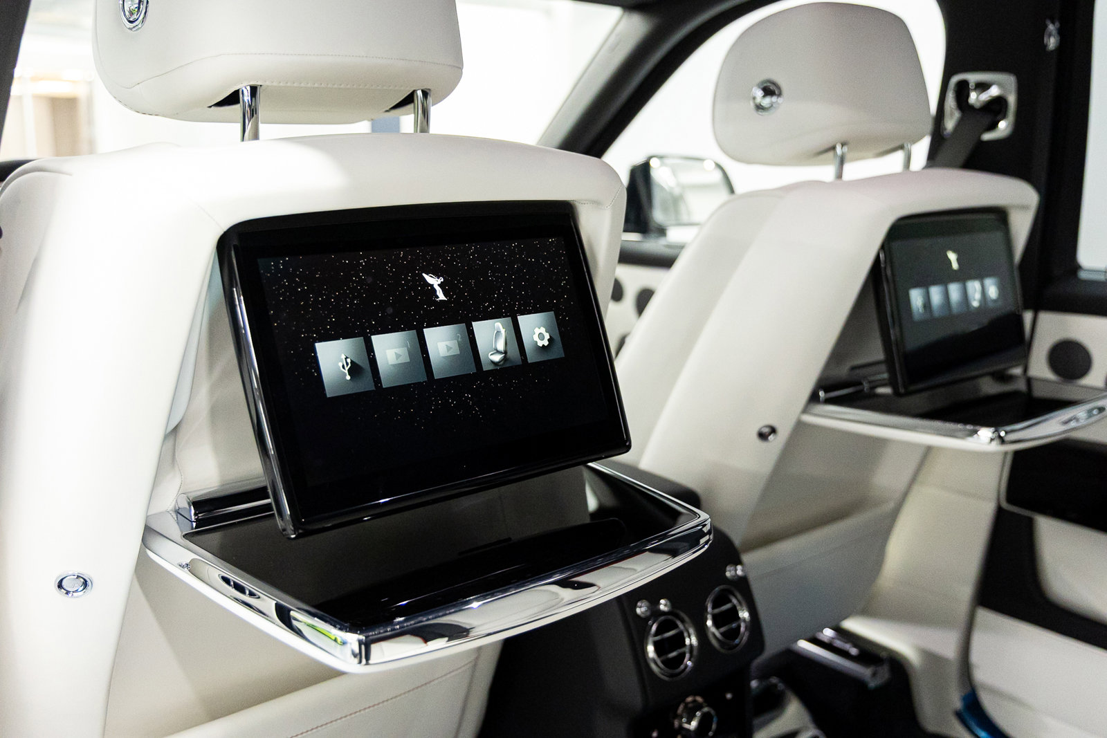 New 2026 Rolls-Royce Cullinan image 53