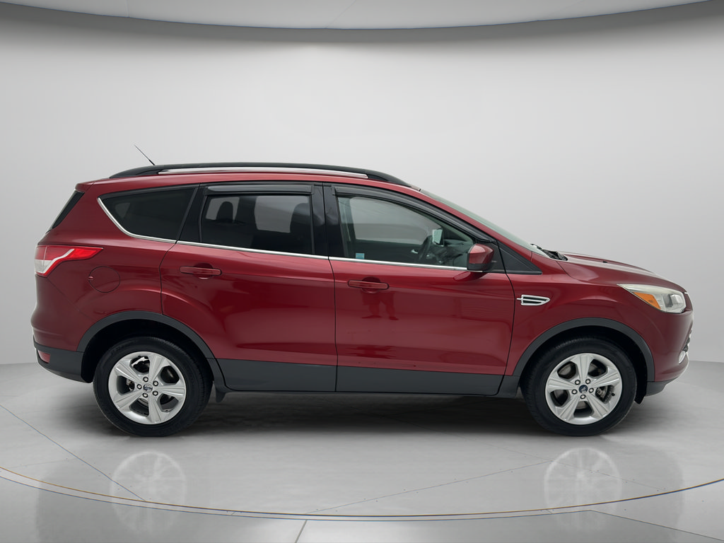 Used 2016 Ford Escape SE w/ Equipment Group 201A AWD/4WD image 2