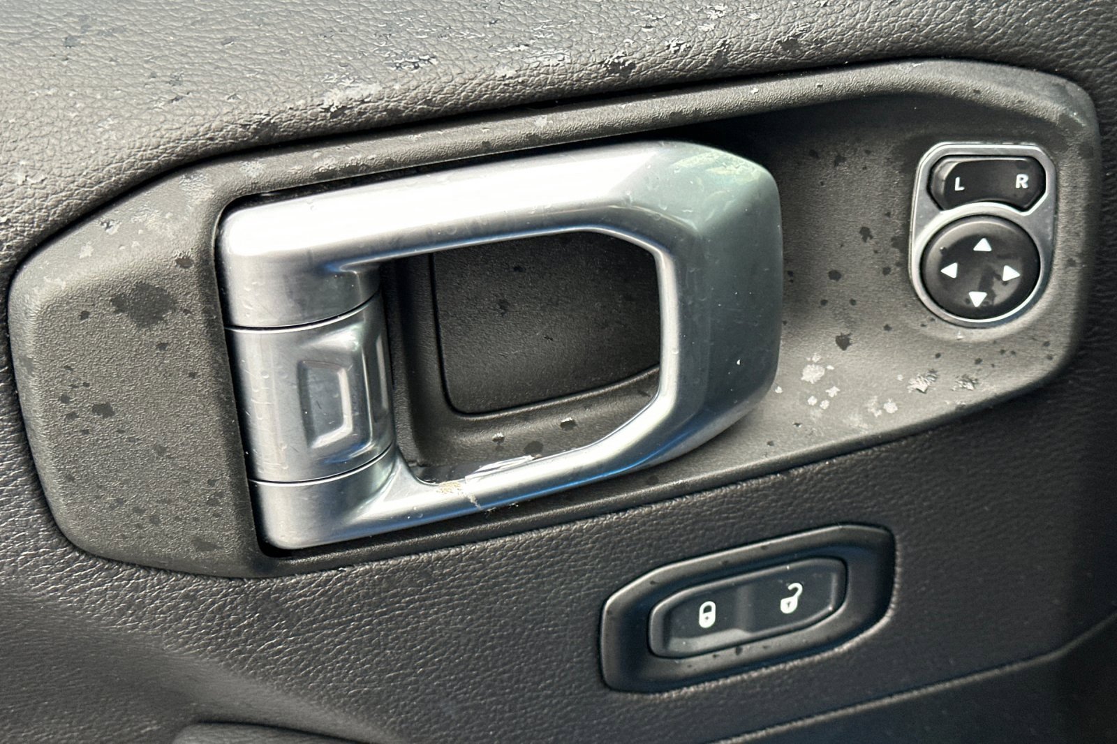 Used 2022 Jeep Wrangler Unlimited Sahara image 11