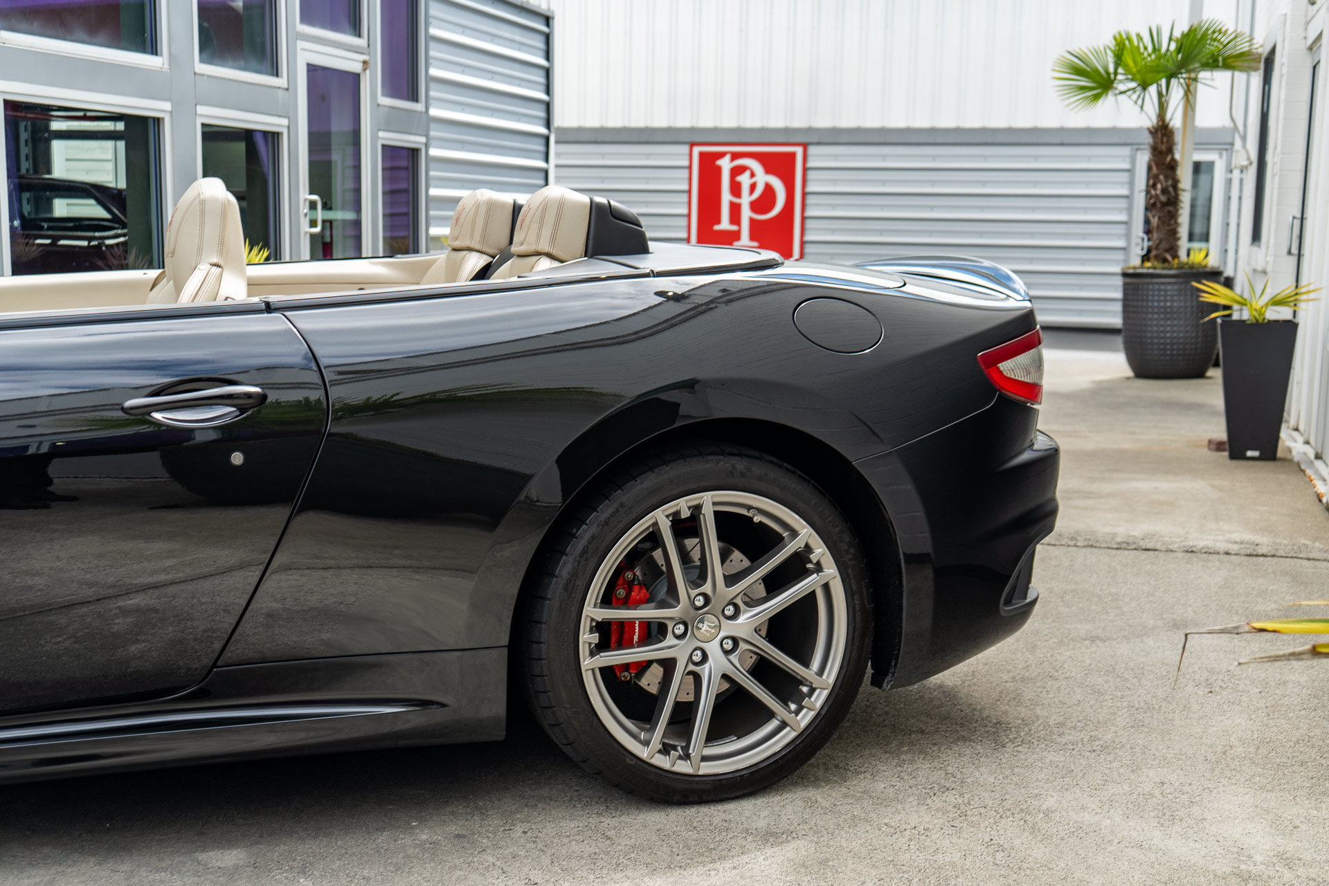 Used 2013 Maserati GranTurismo Sport RWD image 5
