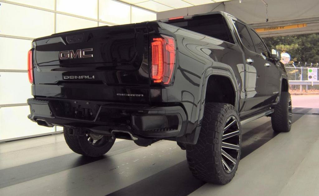 Used 2022 GMC Sierra 1500 Denali w/ Denali Premium Package AWD/4WD image 8