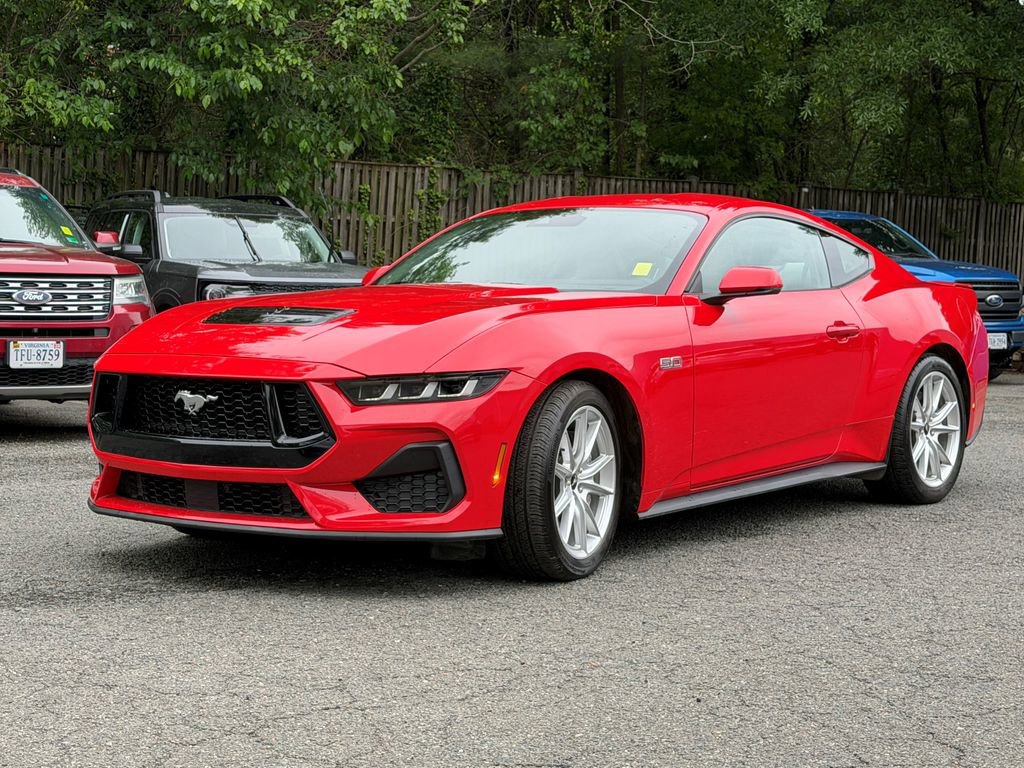 Used 2025 Ford Mustang GT Premium RWD image 3