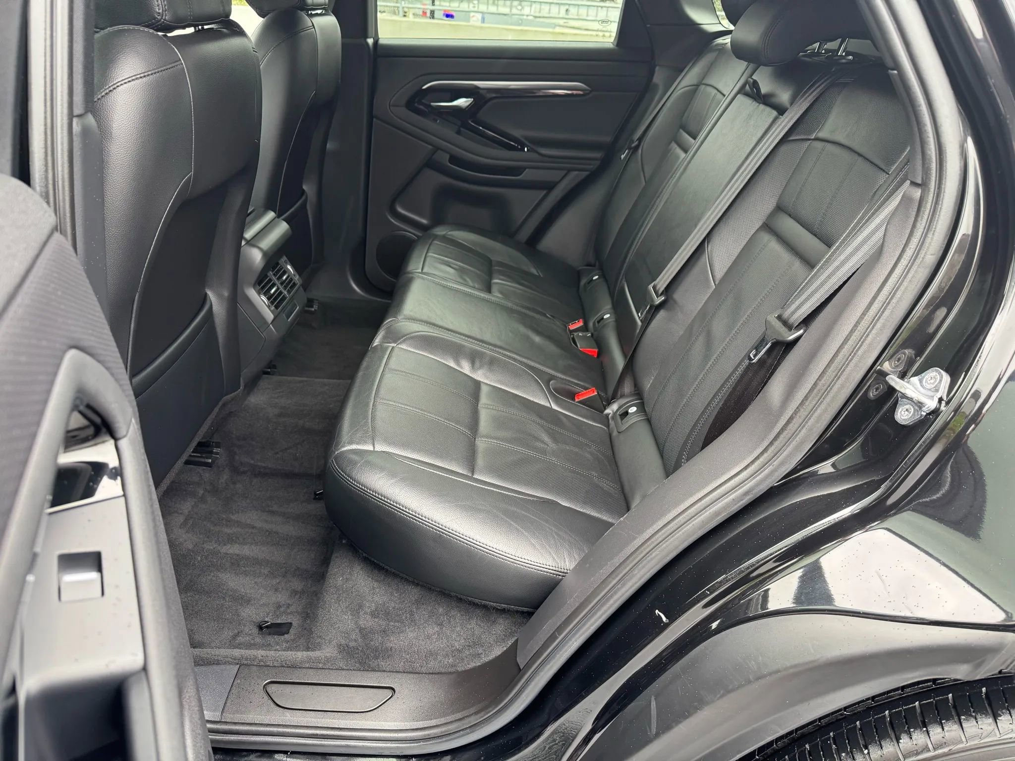 Used 2020 Land Rover Range Rover Evoque S image 30