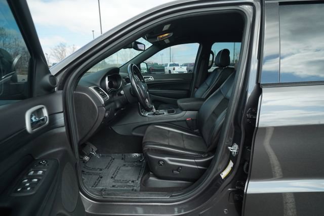 Used 2020 Jeep Grand Cherokee Altitude image 12