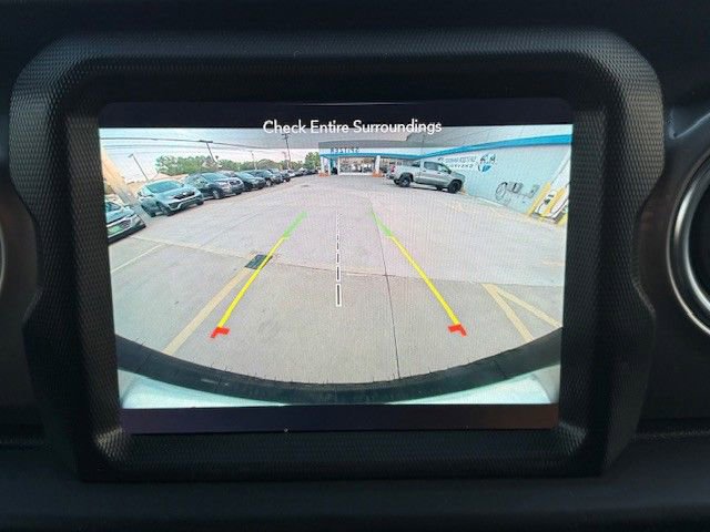 Used 2020 Jeep Wrangler Unlimited Sahara image 34