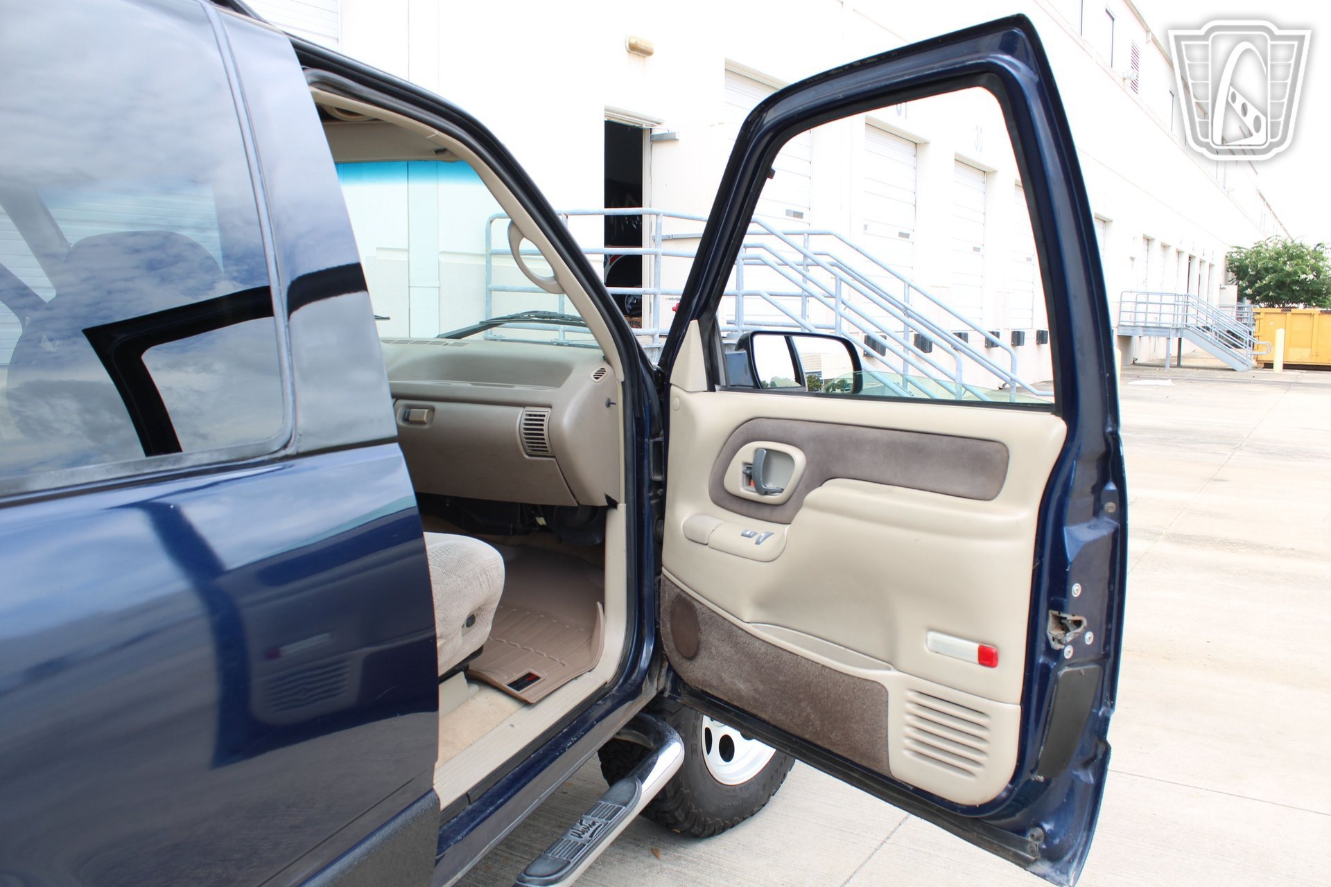 Used 1996 Chevrolet Tahoe 4WD 2-Door image 18